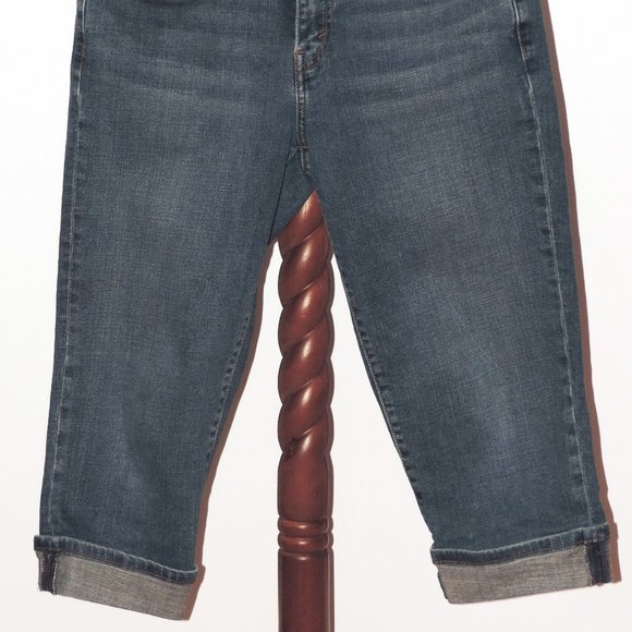 Levi's 515 Cuffed Denim Capris - Picture 2 of 7